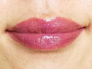 THREE 2016年　SAKURAISM コレクション　シマリング リップジャムS03唇に塗った色1