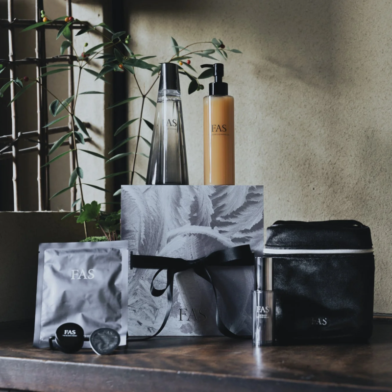 FASブランドのスキンケア製品セット