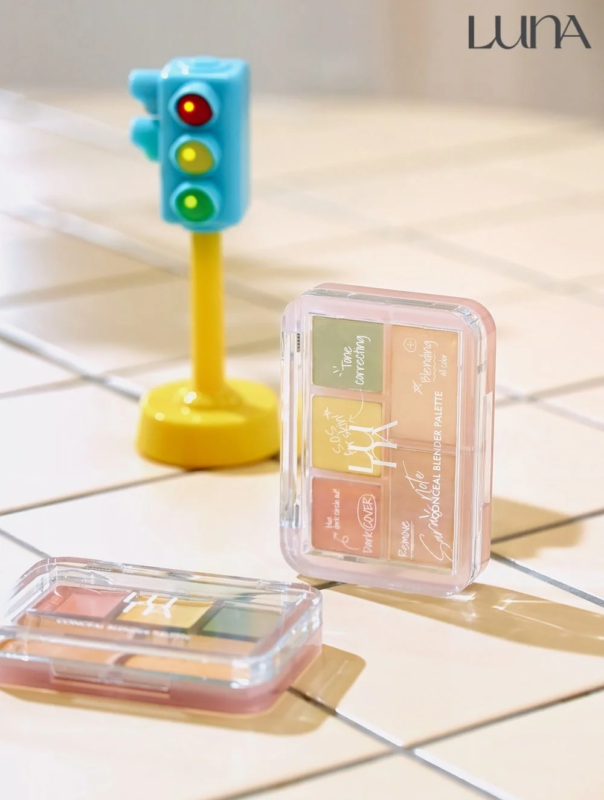 コスメヲタサラさんコラボのコンシーラーパレットと信号ポーチ