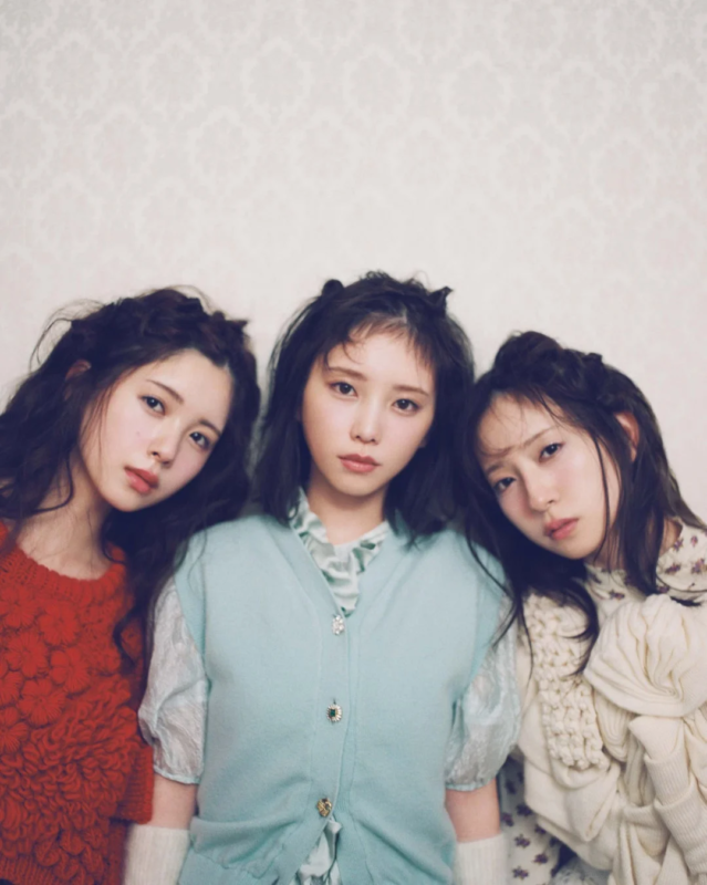 与田祐希さん、金村美玖さん、筒井あやめさんの共演写真