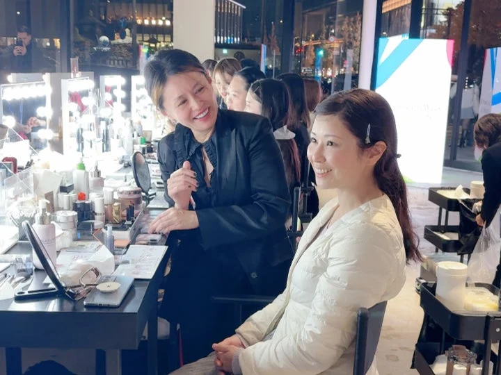 メイクアップアーティストとクライアント