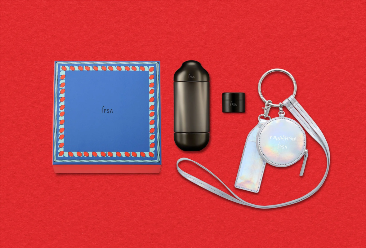 MAISON SPECIAL特別エディションのコスメポーチ(別色)