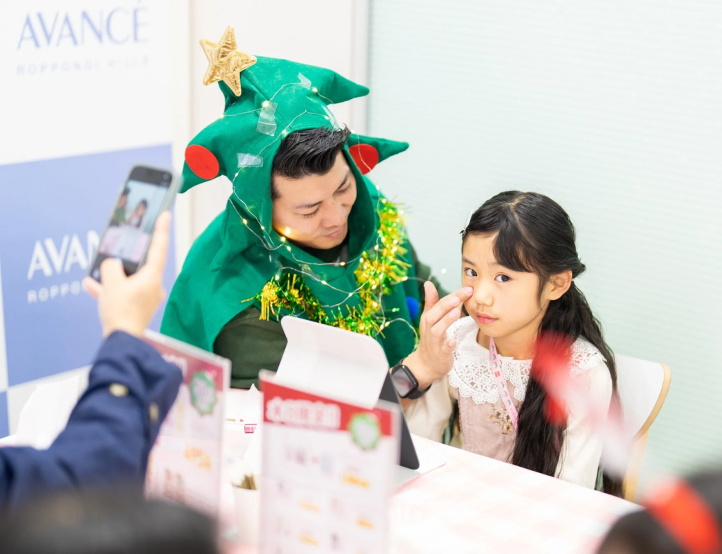 プロのメイクアップアーティストによるタッチアップ体験