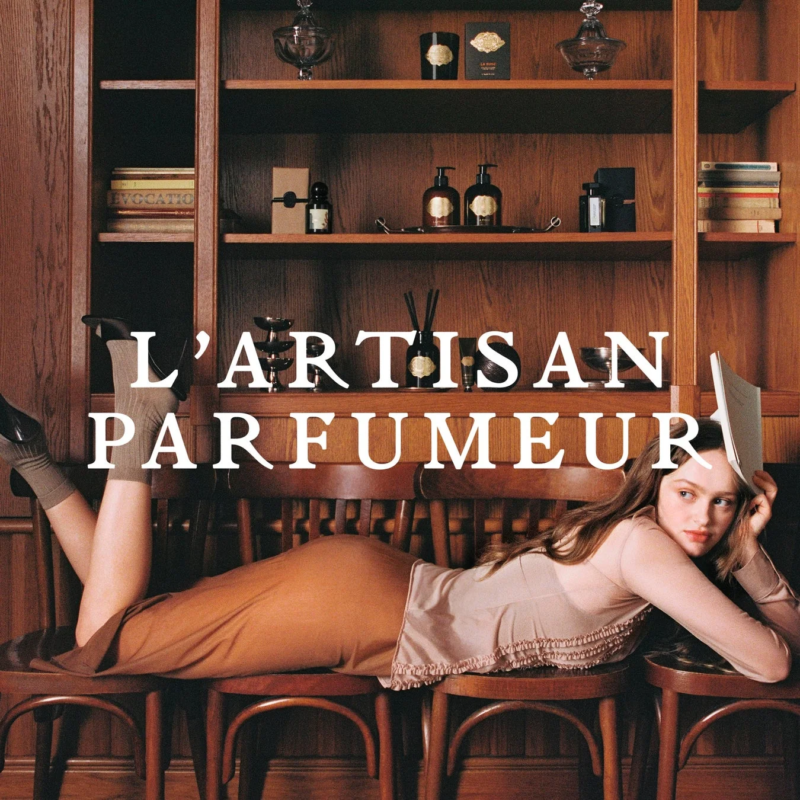 ラルチザン パフューマーのホームコレクション製品が並ぶ空間