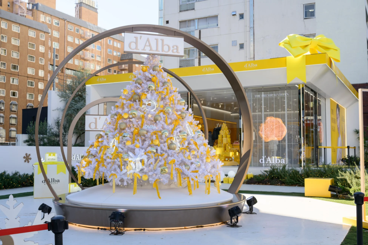 ポップアップストアのクリスマスツリー