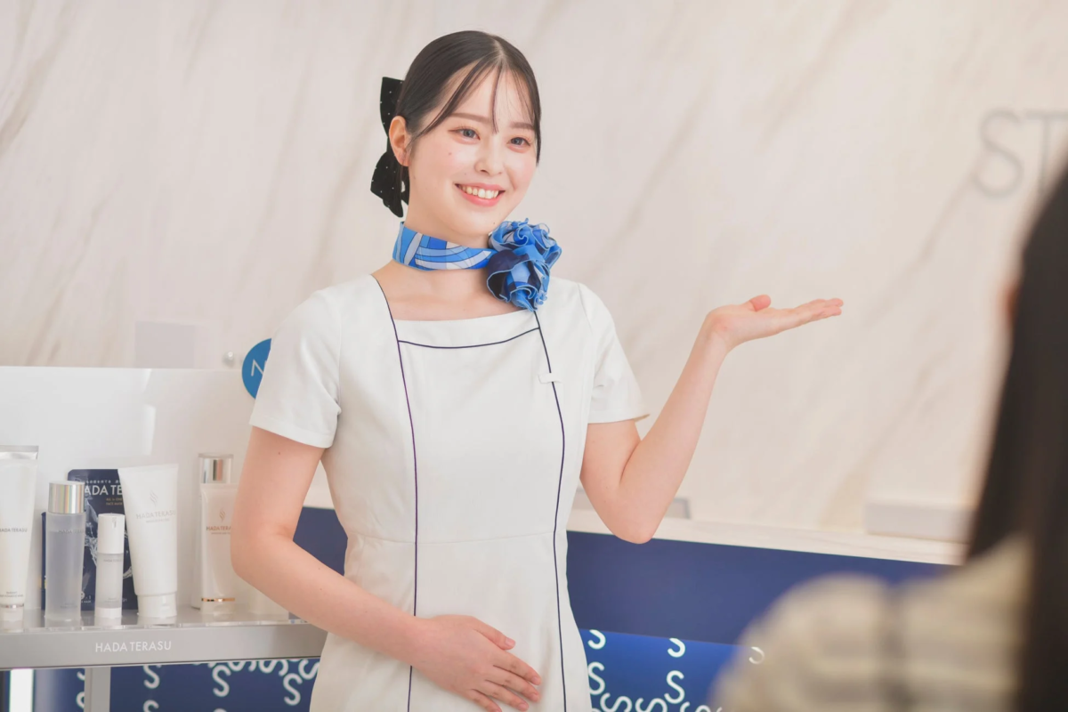 HADATERASU製品とスタッフ