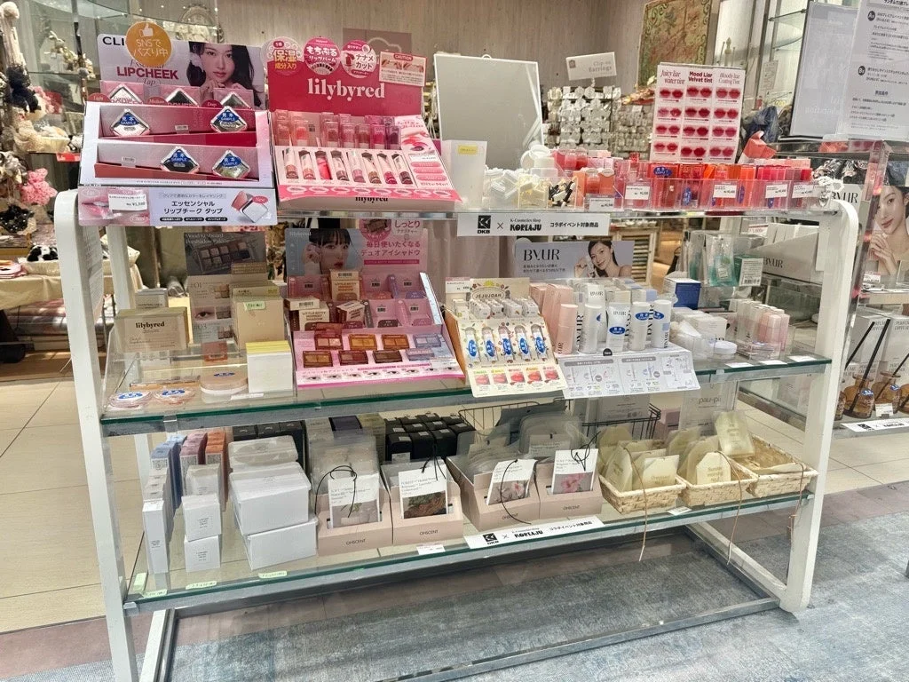 多様な韓国コスメ製品