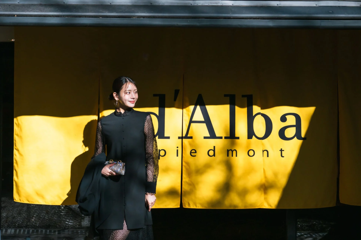 d'Albaロゴ入り暖簾