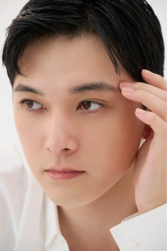 吉沢亮氏のポートレート