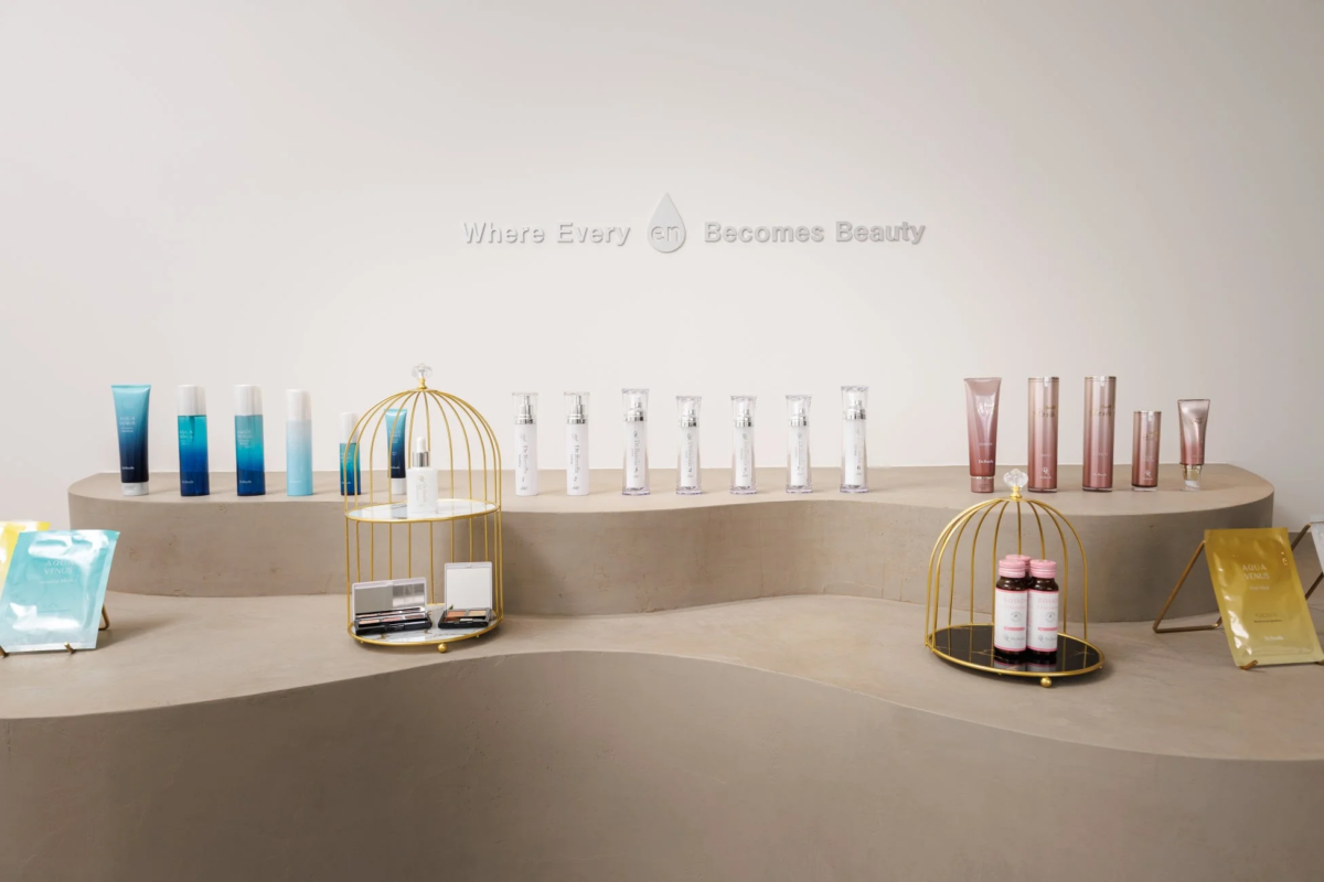 水の波紋をイメージしたショールーム