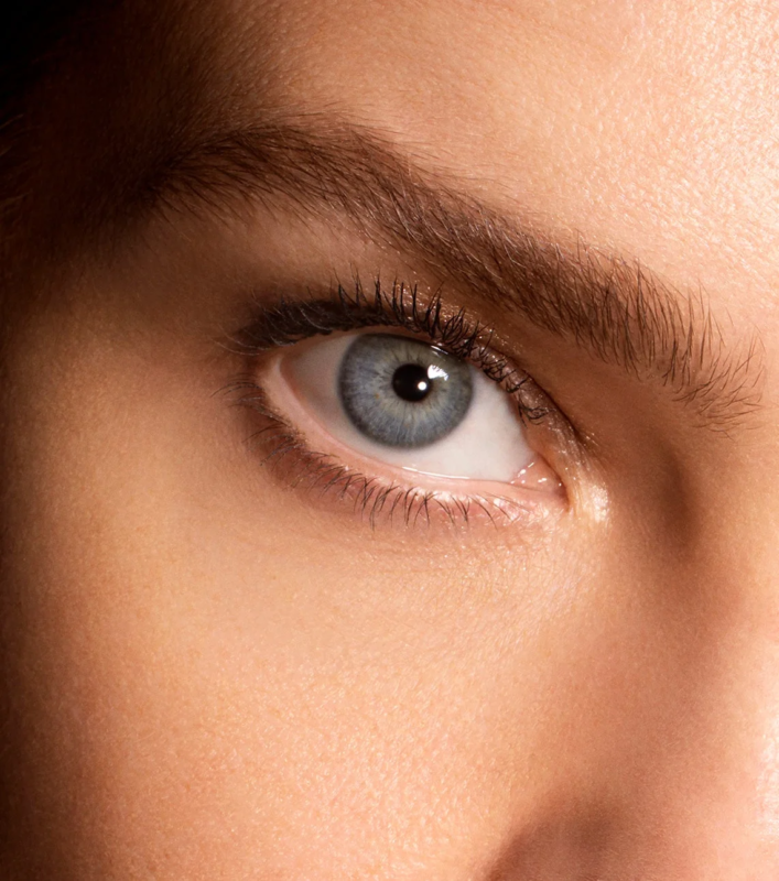 人間の目のクローズアップ