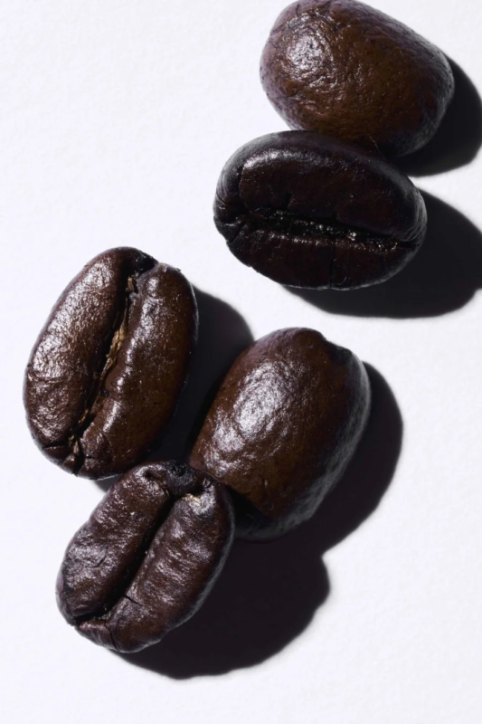 焙煎されたコーヒー豆