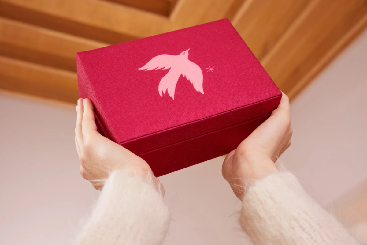 赤いギフトボックス