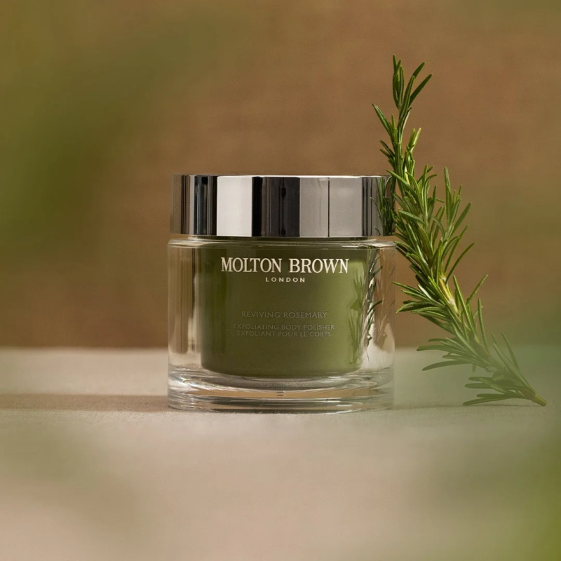 モルトンブラウンのローズマリー入りボディポリッシャー