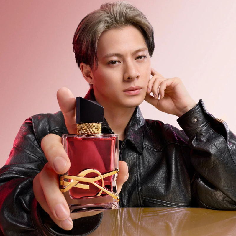 YSL BEAUTY「リブレ オーデパルファム ベリークラッシュ」と平野紫耀さん