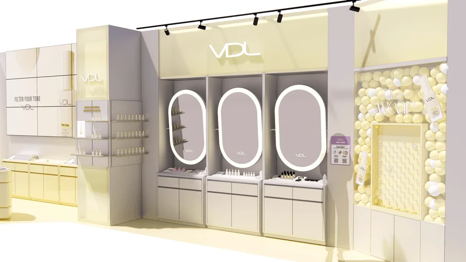 VDLのモダンなコスメ店舗ディスプレイ