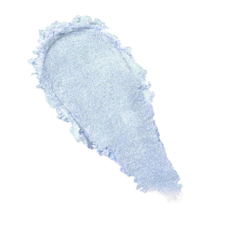 水色から薄紫色のキラキラしたパウダー状化粧品のスウォッチ