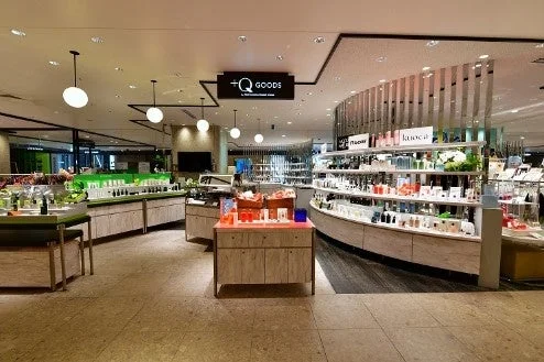 +Q GOODS 化粧品売り場