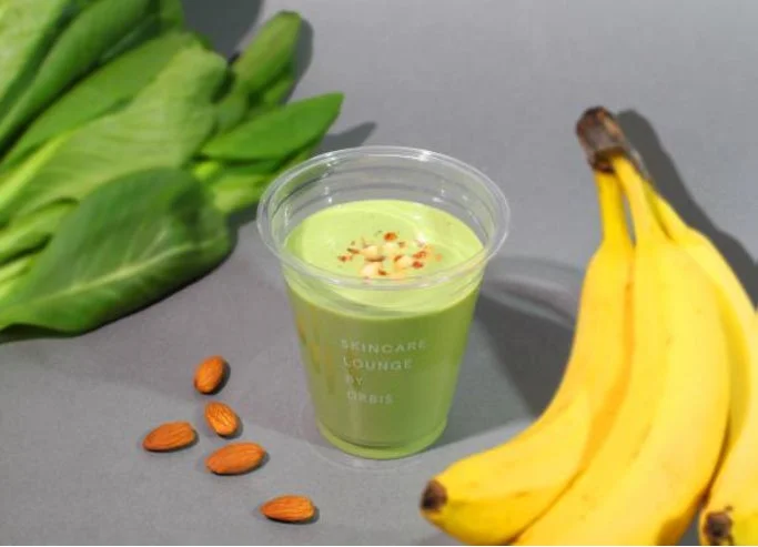 ALMOND GREEN SMOOTHIE