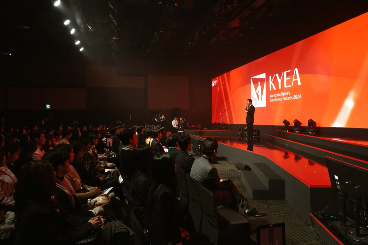 KYEA Korea YouTuber's Excellence Awards 2024のステージ画像