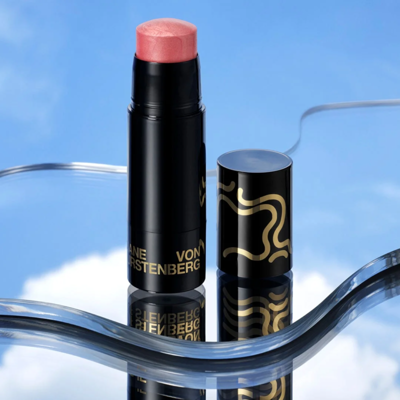 エスティ ローダー × ダイアン・フォン・ファステンバーグ InCharge コレクション