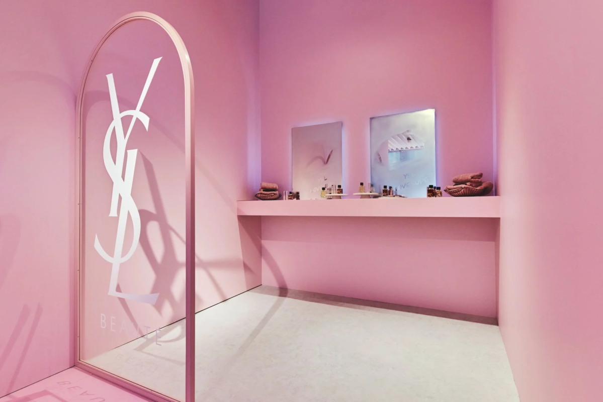 YSL LOVENUDE HOTEL TOKYO イベント会場の様子