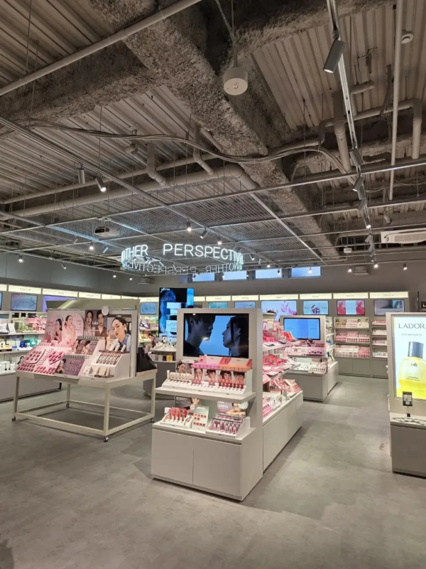 A:PERS 店内風景2
