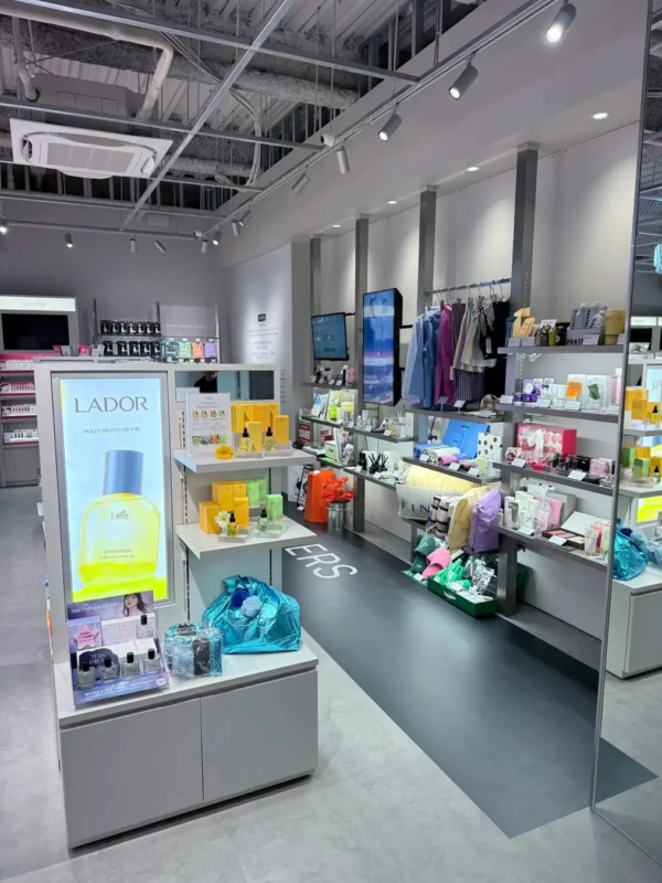 A:PERS 店内風景1