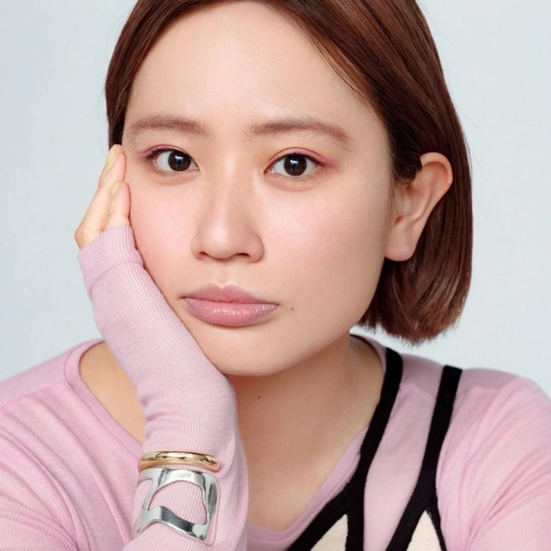 ヘアメイクアップアーティスト 福岡玲衣