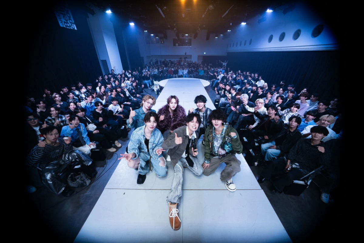 ステージ上の集合写真