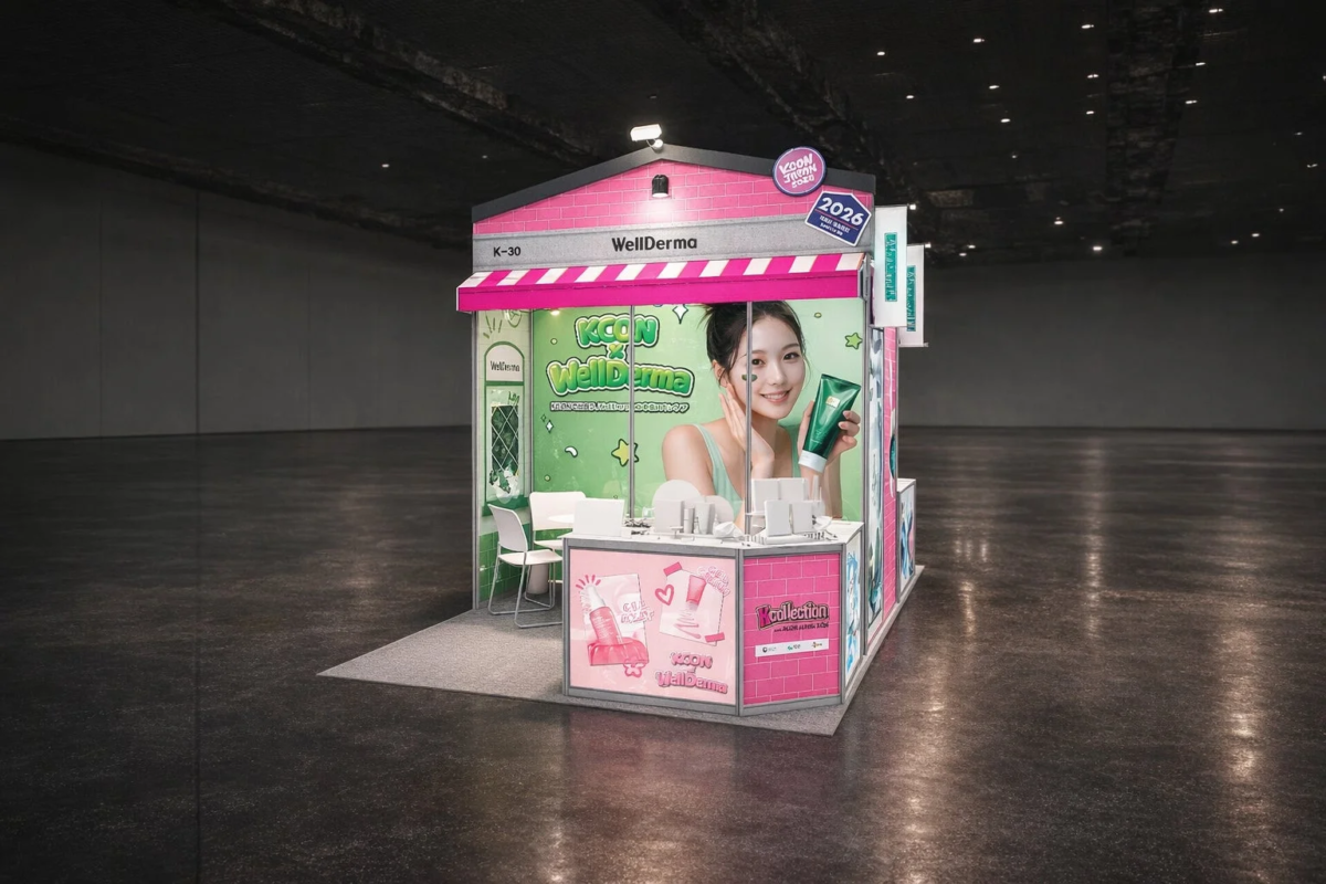 KCONイベントでWellDermaのK-Beauty展示ブースが設営されている様子。