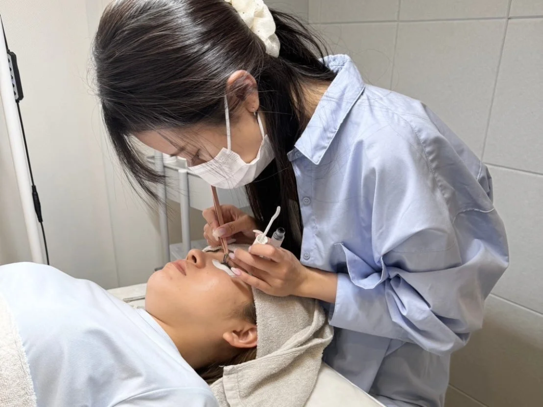 まつげエクステ施術