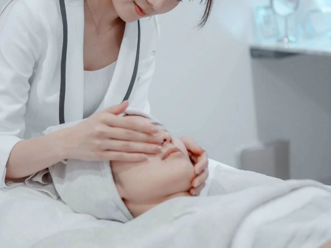 フェイシャルケア施術