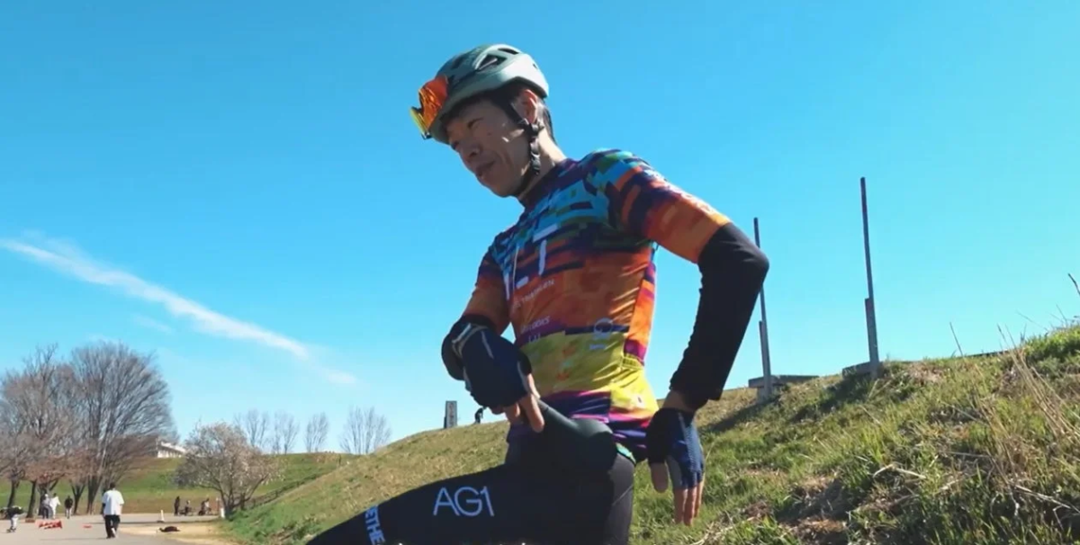 サイクリングウェアの男性