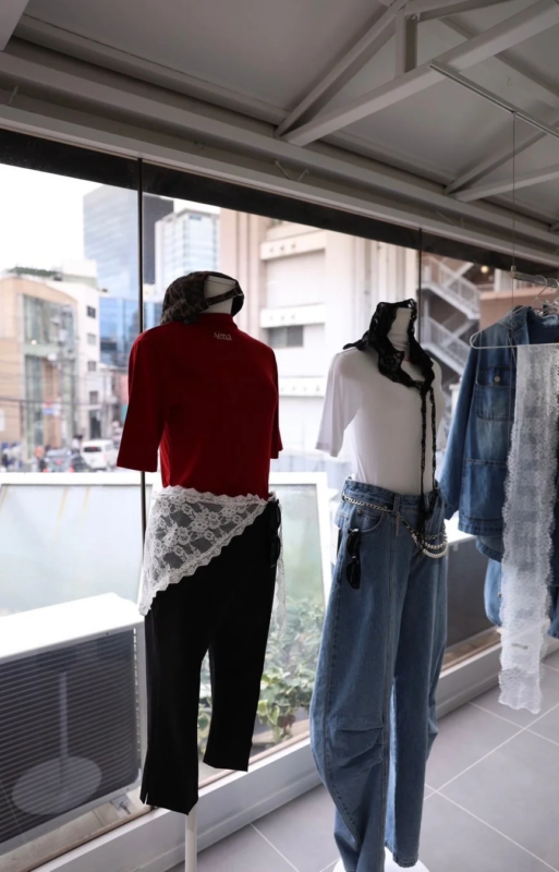 Aena 展示商品のマネキン
