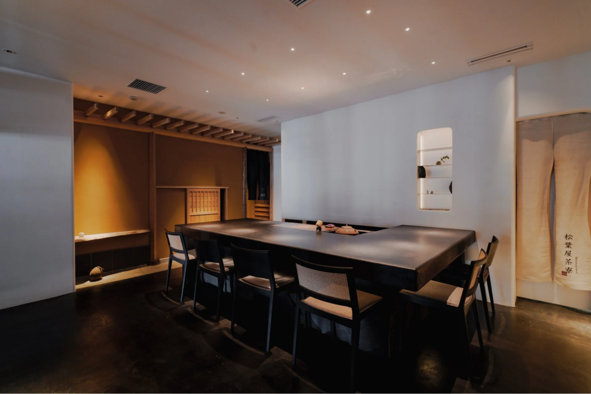 松葉屋茶寮の店内