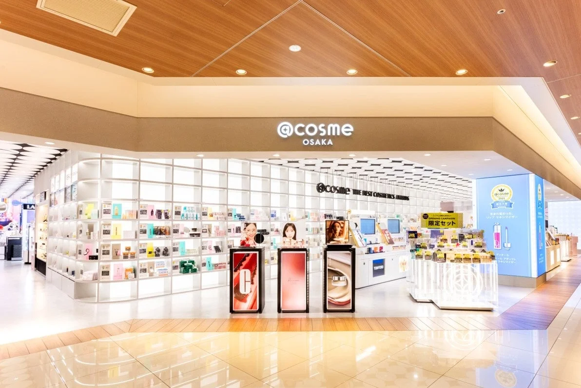 @cosme OSAKAの店内風景