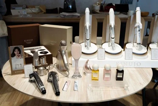 KINUJOブランドの製品展示