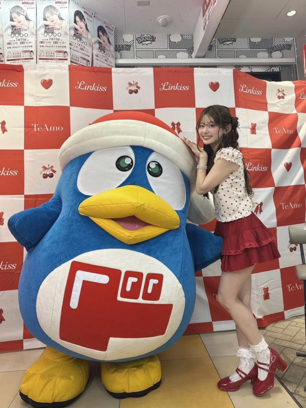 イベントでのりんかとマスコットキャラクター