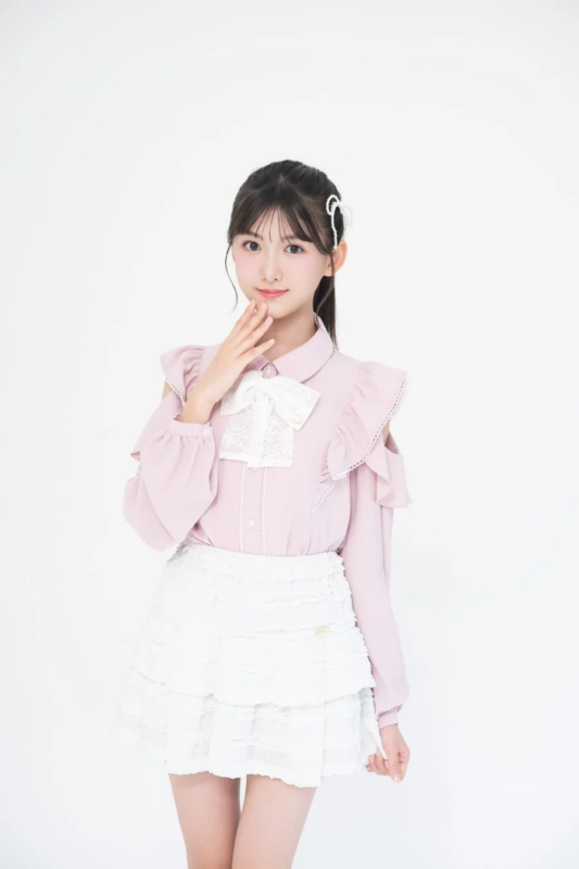 桃瀬りむさん全身ポートレート