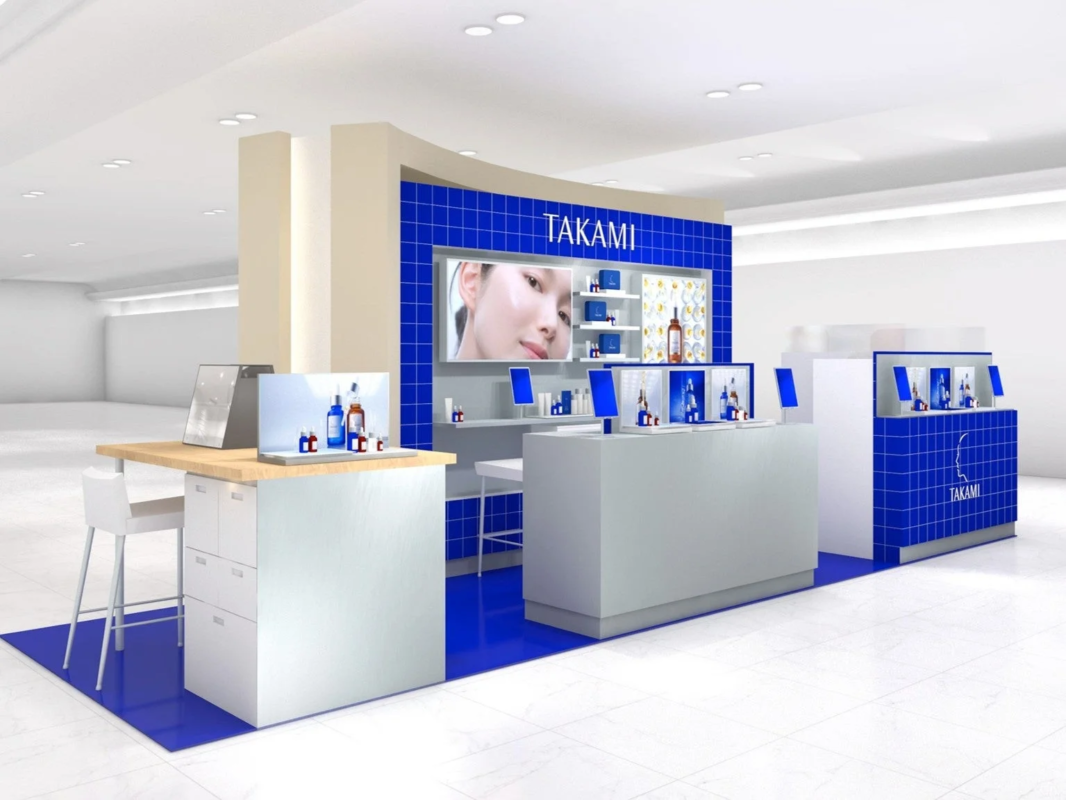 TAKAMIブランドの化粧品販売ブース