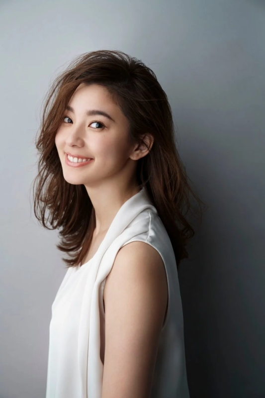 朝比奈彩さん