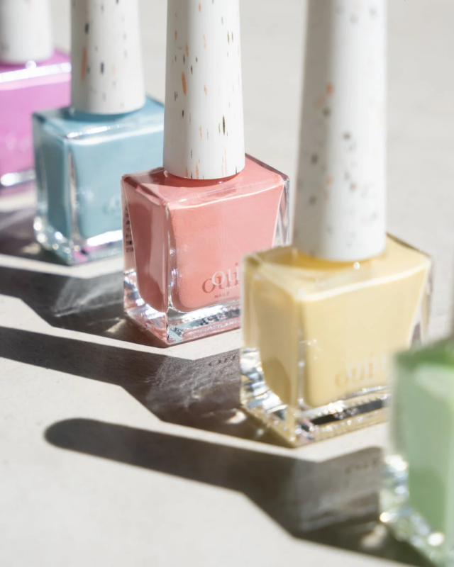 oui NAILS マニキュアボトル