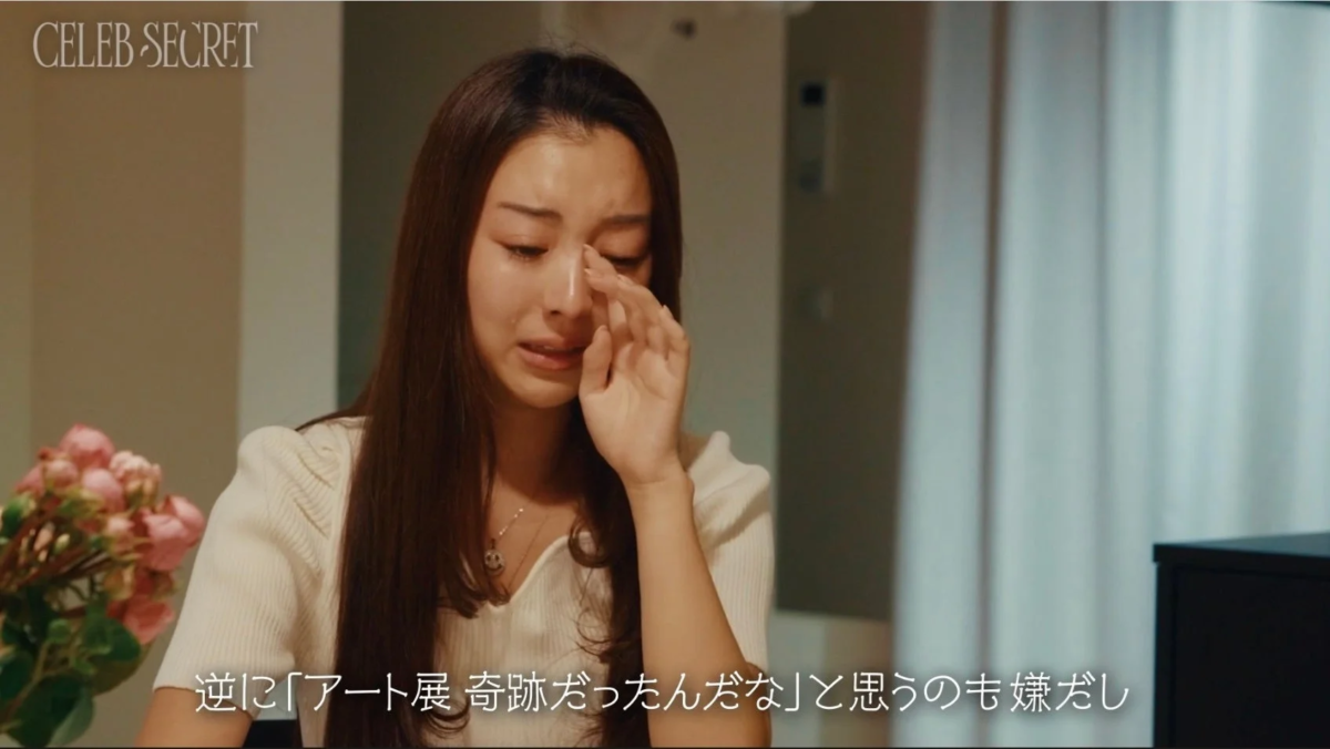 母親に本音を語り涙するLaraさん