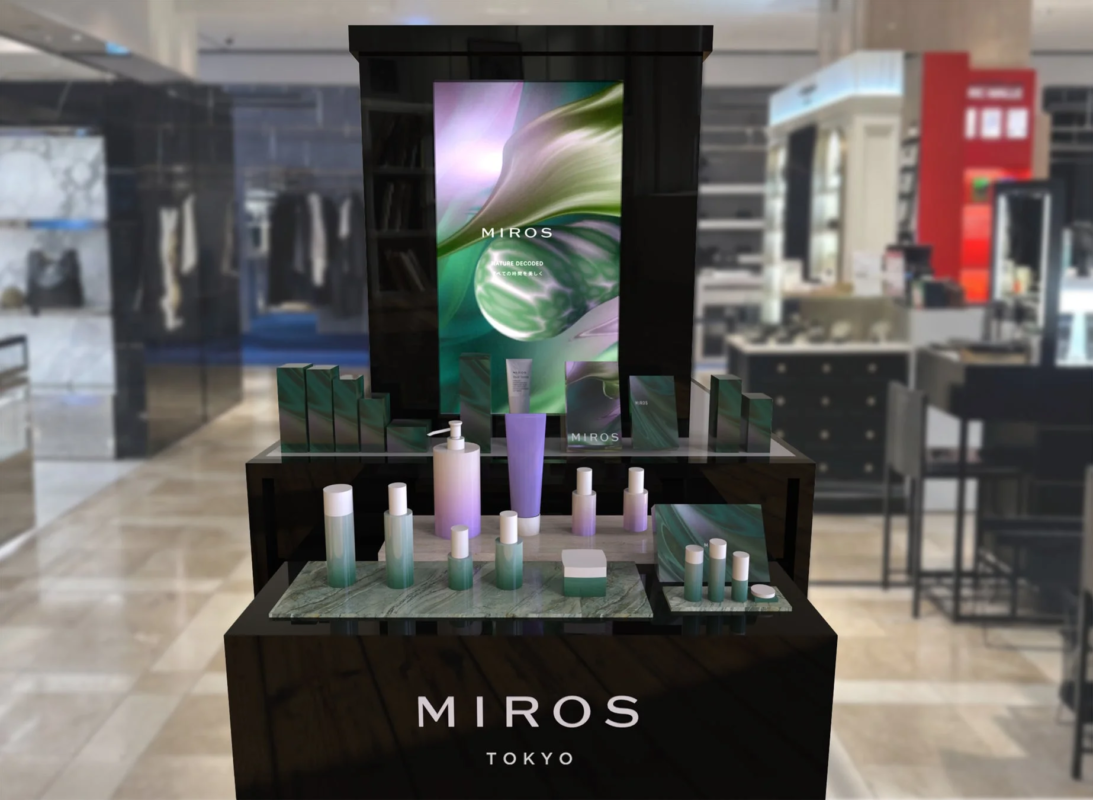 MIROSの製品が並べられた阪急メンズ東京のディスプレイ