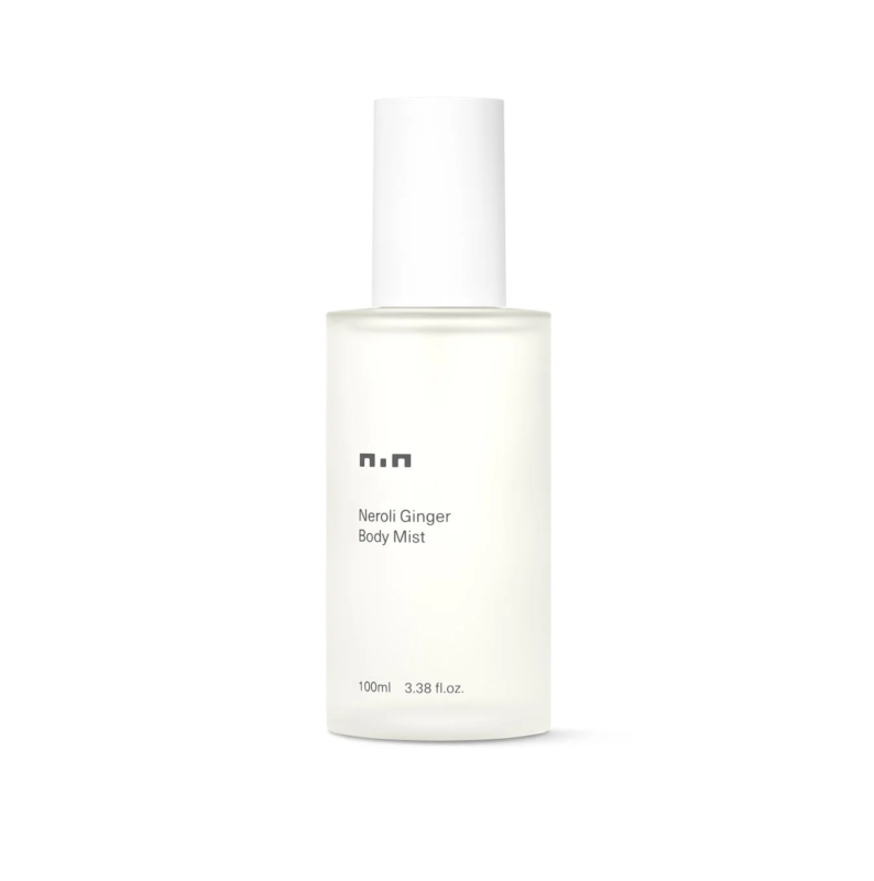 白い背景に、シンプルでミニマリストなデザインの「n.n Neroli Ginger Body Mist」のボトルが写っています。容量は100mlで、清潔感のある商品画像です。