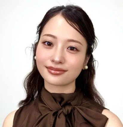 メイク完成モデル笑顔