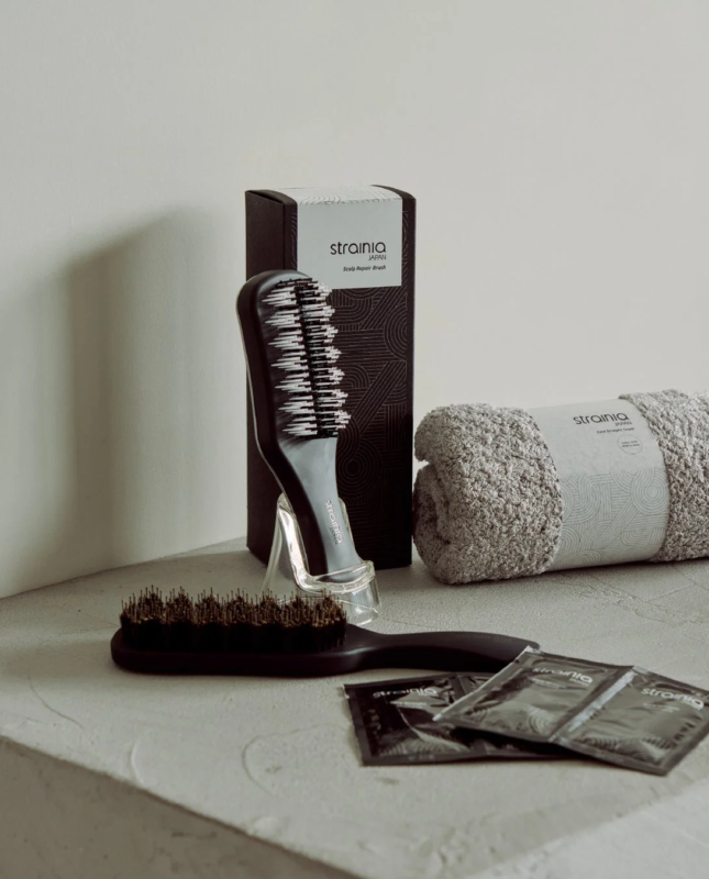 Set of strainia hair care products