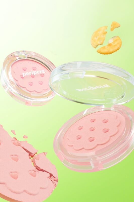 The pink peripera Pure Blushed Sunshine Cheek embossed with a marshmallow cookie design