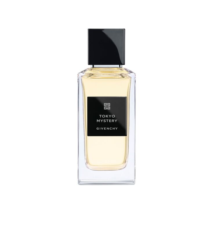 De Givenchy TOKYO Mystère, a square bottle with a black cap and a black plate